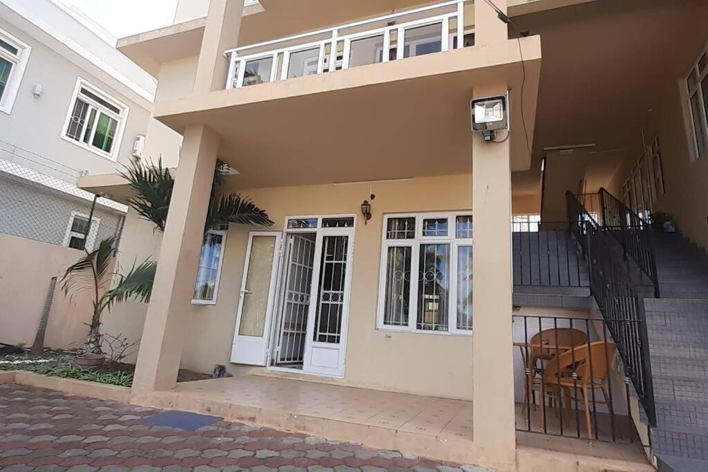 Ground Floor Lovely Two Bedrooms Apartment Flic-en-Flacq エクステリア 写真