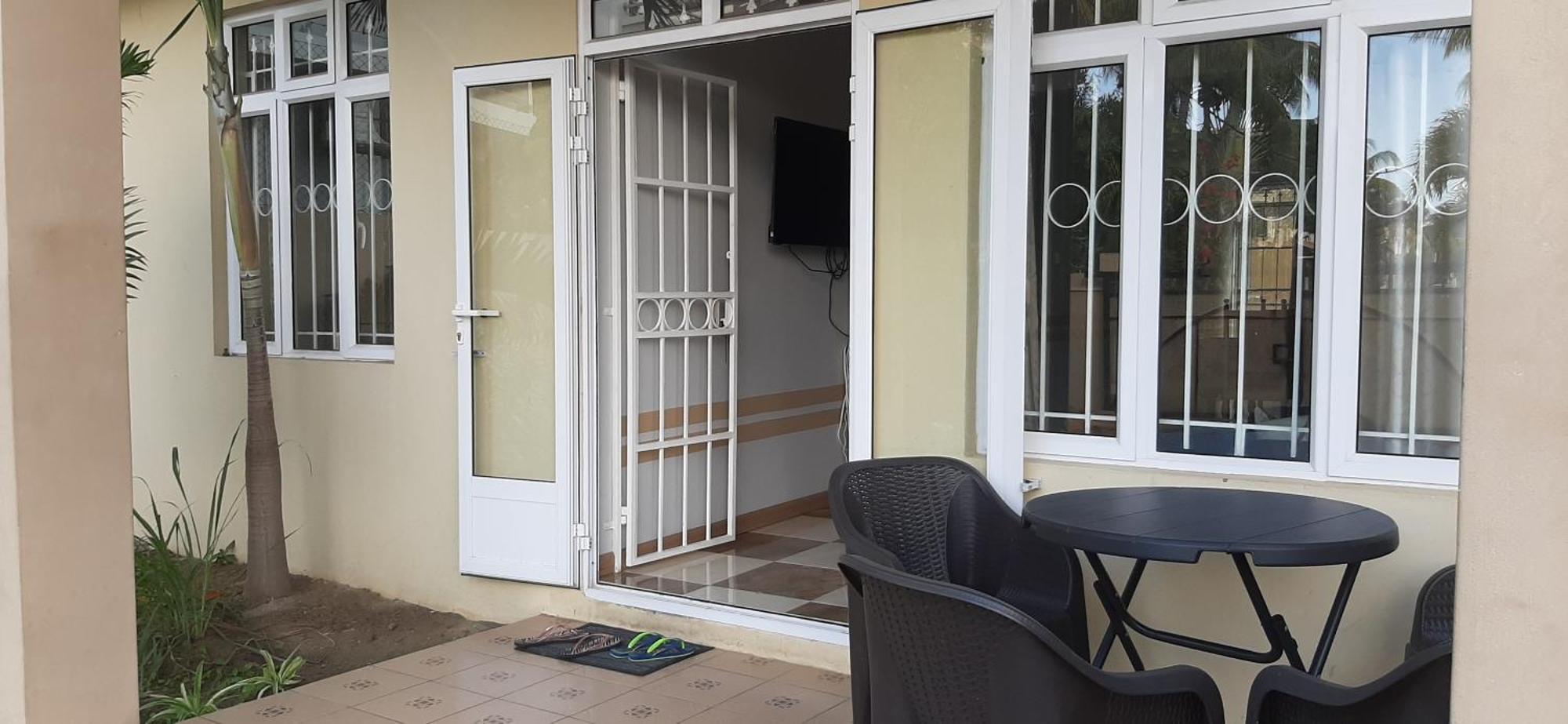 Ground Floor Lovely Two Bedrooms Apartment Flic-en-Flacq エクステリア 写真